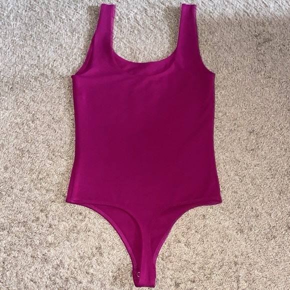 Express Body Contour bodysuit - Picture 4 of 5